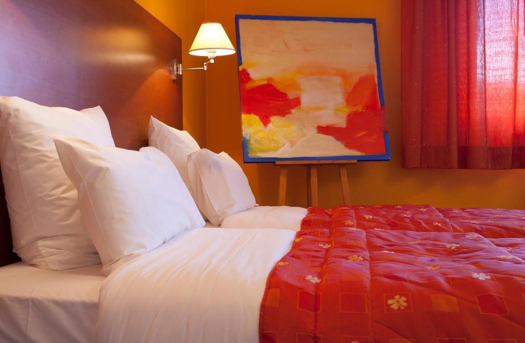 Hotel Restaurant Logis La Palette Wettolsheim Room photo